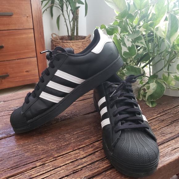 Adidas Superstar Black with White Stripes Men's Sneakers Size 11.5 - Picture 4 of 11
